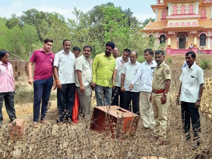 Kalbhairav temple fund box, Fodli, Kharepatan | काळभैरव मंदिराची फंडपेटी फोडली, खारेपाटण येथील घटना Kalbhairav temple fund box, Fodli, Kharepatan | काळभैरव मंदिराची फंडपेटी फोडली, खारेपाटण येथील घटना
