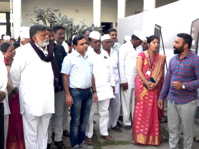 Raise water conservation works through water foundation | पानी फाऊंडेनशच्या माध्यमातून जलसंधारणाची कामे उभी करा Raise water conservation works through water foundation | पानी फाऊंडेनशच्या माध्यमातून जलसंधारणाची कामे उभी करा