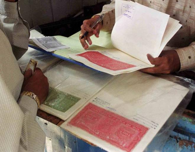 State Stamp Number of 19 thousand crores fall: Mohan Wagh | राज्यात १९ हजार कोटींचे मुद्रांक पडून : मोहन वाघ State Stamp Number of 19 thousand crores fall: Mohan Wagh | राज्यात १९ हजार कोटींचे मुद्रांक पडून : मोहन वाघ