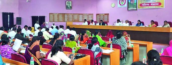 Zilla Parishad General Assembly: Old lists canceled; Decision on selection of new beneficiary | जिल्हा परिषद सर्वसाधारण सभा : जुन्या याद्या रद्द; नवीन लाभार्थी निवडीचा निर्णय Zilla Parishad General Assembly: Old lists canceled; Decision on selection of new beneficiary | जिल्हा परिषद सर्वसाधारण सभा : जुन्या याद्या रद्द; नवीन लाभार्थी निवडीचा निर्णय