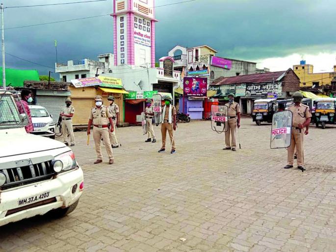 Curfew imposed in the district against the backdrop of Ram temple land worship | राममंदिर भूमिपूजनाच्या पृष्ठभूमीवर जिल्ह्यात संचारबंदी लागू; चोख बंदोबस्त! Curfew imposed in the district against the backdrop of Ram temple land worship | राममंदिर भूमिपूजनाच्या पृष्ठभूमीवर जिल्ह्यात संचारबंदी लागू; चोख बंदोबस्त!