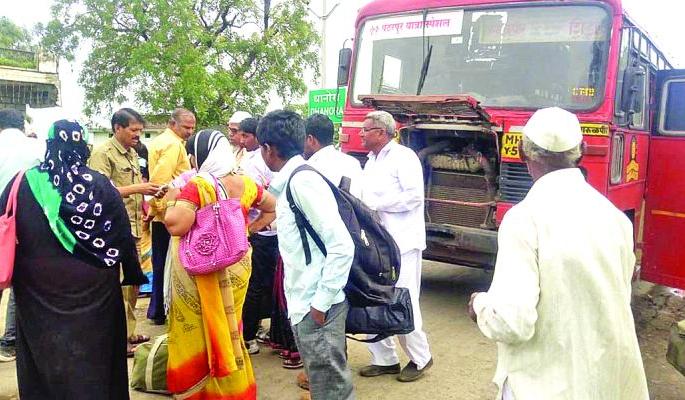 'Lalpari' has eclipsed a technical failure! | ‘लालपरी’ला लागले तांत्रिक बिघाडाचे ग्रहण! 'Lalpari' has eclipsed a technical failure! | ‘लालपरी’ला लागले तांत्रिक बिघाडाचे ग्रहण!