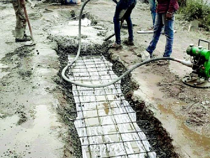 Repair the roads before the monsoon | पावसाळ्यापूर्वी रस्त्यांची दुरुस्ती करा