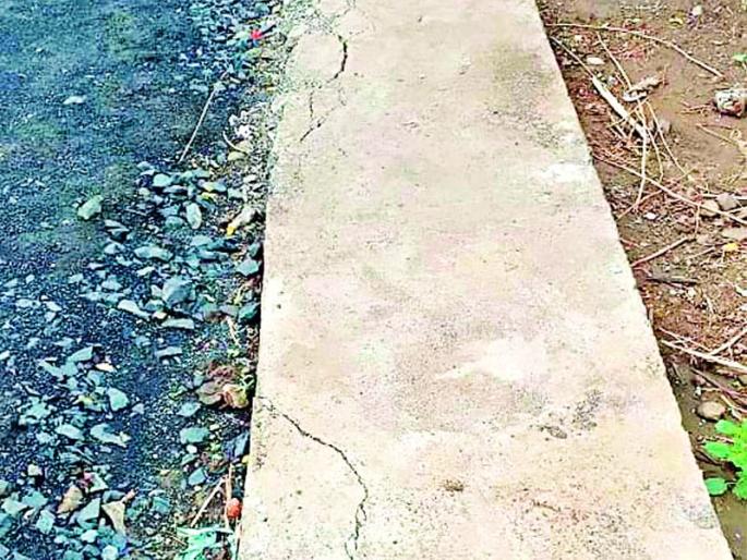 Cracking of billions of development works in short term | कोट्यवधीच्या विकासकामांना अल्पावधीत तडा Cracking of billions of development works in short term | कोट्यवधीच्या विकासकामांना अल्पावधीत तडा