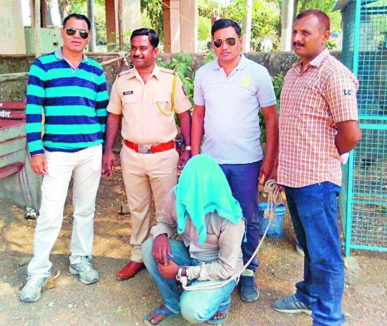 Two-wheeler thief arrested from Nashik | दुचाकी चोराला नाशिक येथून अटक Two-wheeler thief arrested from Nashik | दुचाकी चोराला नाशिक येथून अटक