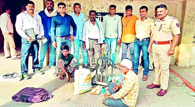 1.25 lakhs of Ganja seized | सव्वा लाखांचा गांजा जप्त 1.25 lakhs of Ganja seized | सव्वा लाखांचा गांजा जप्त