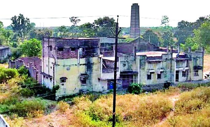 The entrepreneur's troubles on power hovering | वीजेच्या लपंडावाने उद्योजक अडचणीत