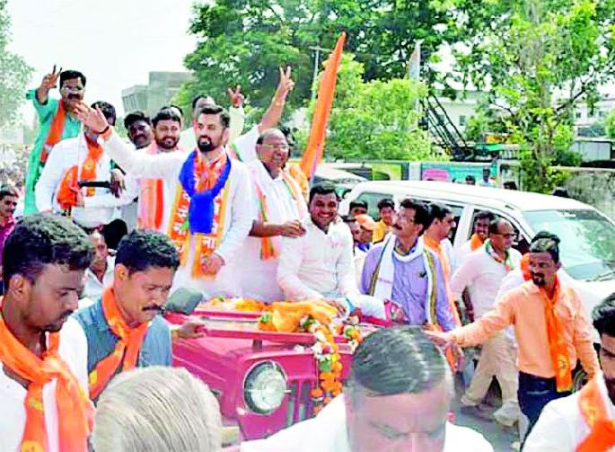 Maharashtra Election 2019 ; Sixty seven nomination papers were filed in the district | Maharashtra Election 2019 ; जिल्ह्यात ६७ नामांकनपत्र दाखल Maharashtra Election 2019 ; Sixty seven nomination papers were filed in the district | Maharashtra Election 2019 ; जिल्ह्यात ६७ नामांकनपत्र दाखल