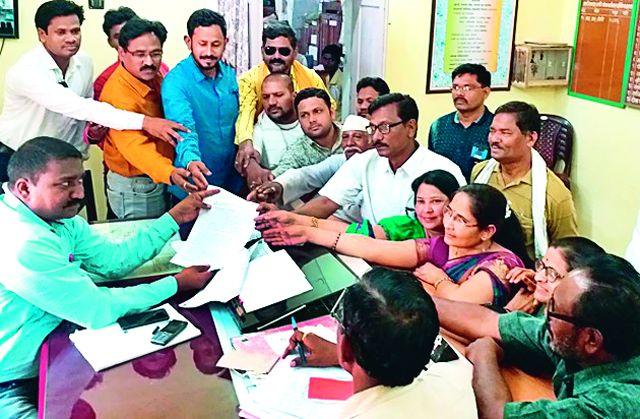 Three days of ultimatum to power distribution | वीज वितरणला तीन दिवसांचा अल्टिमेटम