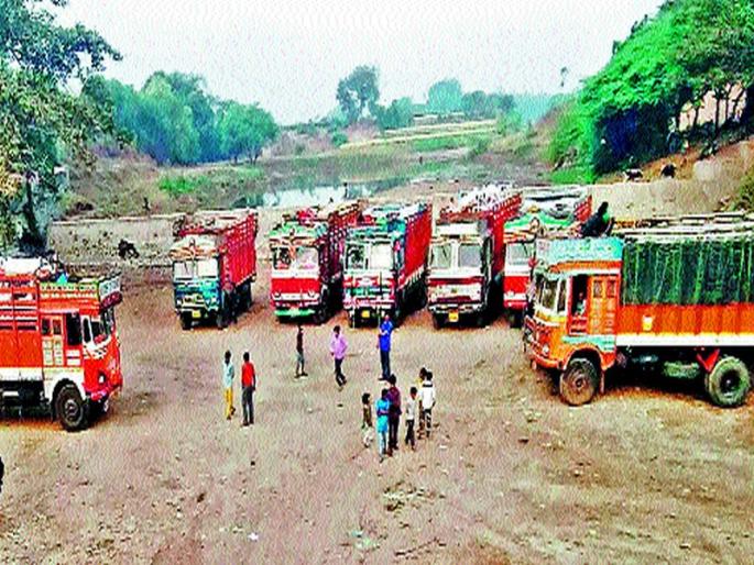 The estimated cost of two lakh pilgrims: Datta Yatra, a more coordinated settlement of police for the yatra, Mauje Sukayenagari gajabajali | दोन लाख भाविक येण्याचा अंदाज : दत्त यात्रोत्सवासाठी पोलिसांचा वाढीव बंदोबस्त कसबे, मौजे सुकेणेनगरी गजबजली