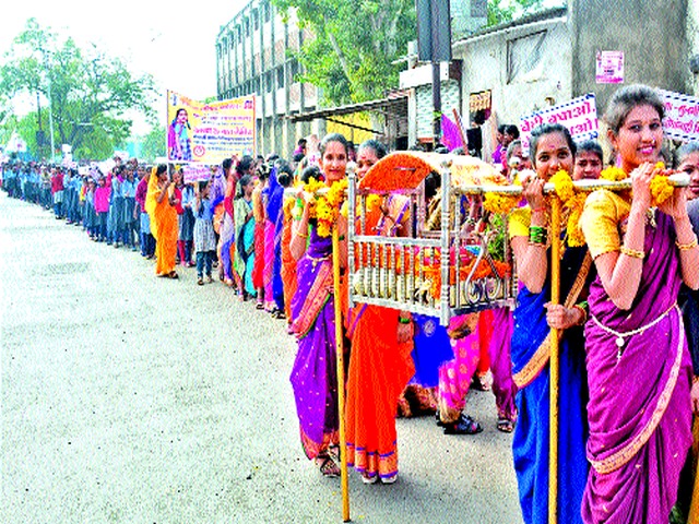 Let the owl go! | उमलू द्या हो कोवळ्या कळ्यांना..! Let the owl go! | उमलू द्या हो कोवळ्या कळ्यांना..!