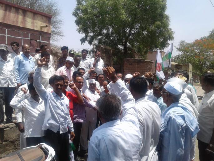  Auctioned farmer organization has prevented! | जमिनीचा लिलाव शेतकरी संघटनेने रोखला!