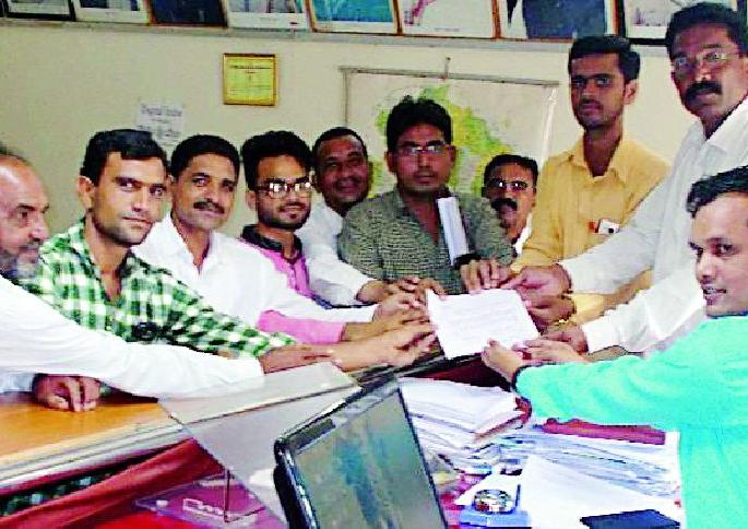 Punish the murderers of the ages | युगच्या मारेकऱ्यांना फाशीची शिक्षा द्या