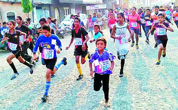 Junk Tournament Ajinkya, Rina Top | दौड स्पर्धेत अजिंक्य, रिना अव्वल