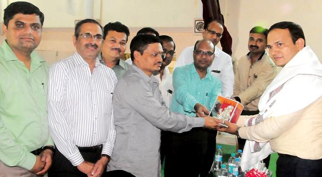 The joy of working with everyone | सर्वांच्या सहकार्याने काम केल्याचा आनंद The joy of working with everyone | सर्वांच्या सहकार्याने काम केल्याचा आनंद