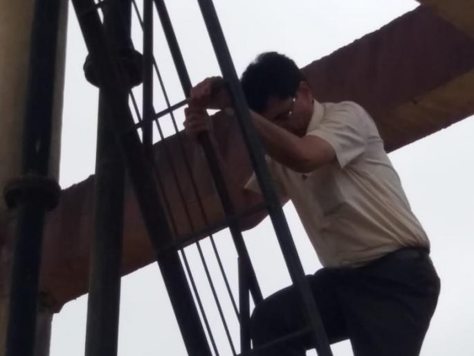 Suspended extension officer due to variation in nutrition | पोषण आहारात तफावतीमुळे विस्तार अधिकारी निलंबित Suspended extension officer due to variation in nutrition | पोषण आहारात तफावतीमुळे विस्तार अधिकारी निलंबित