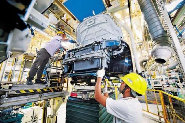 The work of nine and a half thousand workers; 625 factories started in the district | साडेनऊ हजार कामगारांच्या हाताला काम; जिल्ह्यातील ६२५ कारखाने सुरु