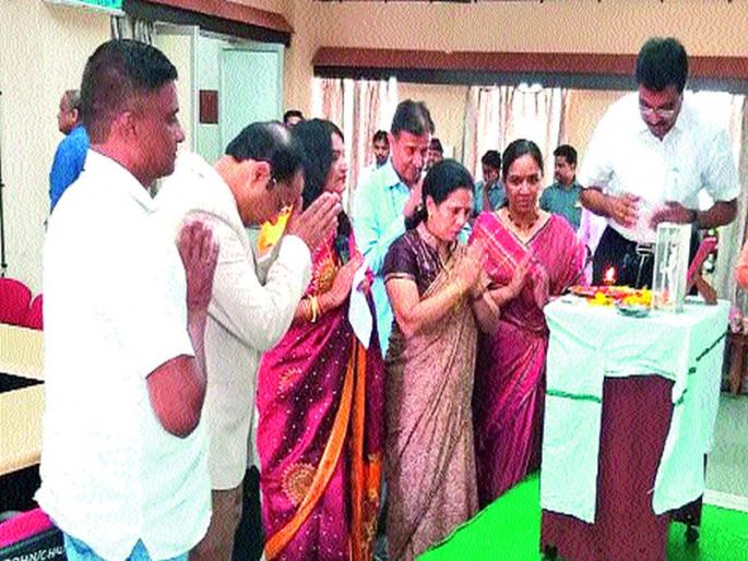 Prayer for health by worshiping Dhanvantri | धन्वंतरी पूजन करून आरोग्यासाठी प्रार्थना Prayer for health by worshiping Dhanvantri | धन्वंतरी पूजन करून आरोग्यासाठी प्रार्थना