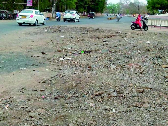 Guardian's ultimatum fussed | पालकमंत्र्यांचे अल्टिमेटम फुसकेच Guardian's ultimatum fussed | पालकमंत्र्यांचे अल्टिमेटम फुसकेच