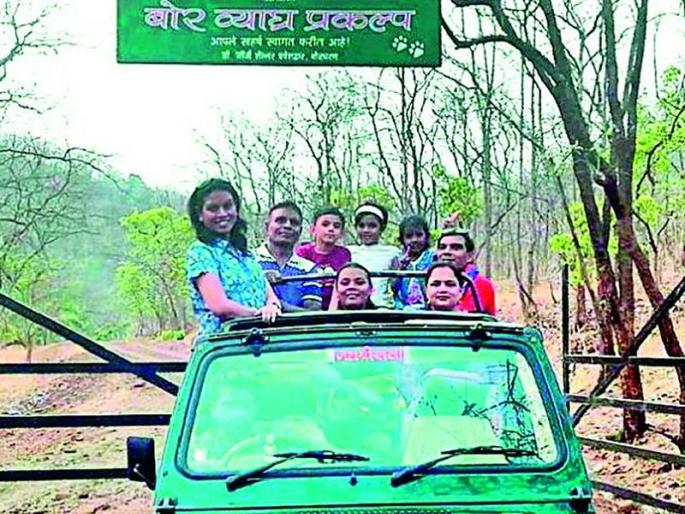 Horses of homogeneous control of the buffer zone of Adele Bore for position information | पदांच्या माहितीसाठी अडले बोरच्या बफर झोनच्या एकसंध नियंत्रणाचे घोडे Horses of homogeneous control of the buffer zone of Adele Bore for position information | पदांच्या माहितीसाठी अडले बोरच्या बफर झोनच्या एकसंध नियंत्रणाचे घोडे