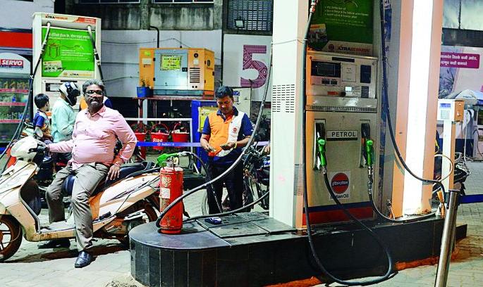 Cess on petrol and diesel is over | पेट्रोल-डिझेलवरील सेस समाप्त Cess on petrol and diesel is over | पेट्रोल-डिझेलवरील सेस समाप्त
