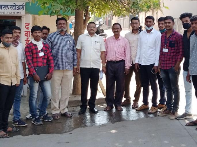 Economic calculation begins in Shirpur | शिरपुरात आर्थिक गणनेला सुरूवात Economic calculation begins in Shirpur | शिरपुरात आर्थिक गणनेला सुरूवात