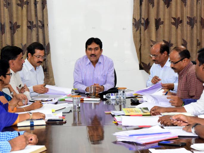 Kolhapur: Distribute land immediately to Dhamani, Uncharged Project Affected: Departmental commissioner, keep pace with coordination of irrigation projects. | कोल्हापूर : धामणी, उचंगी प्रकल्पग्रस्तांना तत्काळ जमीन वाटप करा: विभागीय आयुक्त, सिंचन प्रकल्पांची कामे समन्वय ठेवून गतीने करा