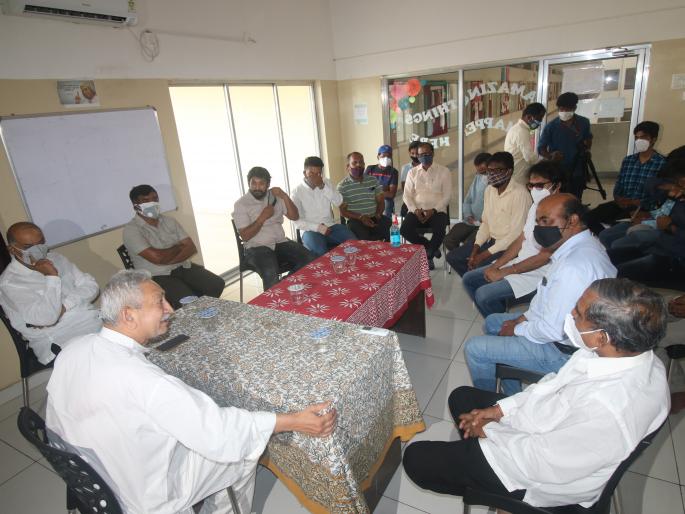 The government should announce its position on the concessions of the Maratha community by Friday | Maratha Reservation : समाजाच्या सवलतींबाबत शुक्रवारपर्यंत भूमिका जाहीर करावी, अशोक चव्हाण यांनी राजीनामा द्यावा