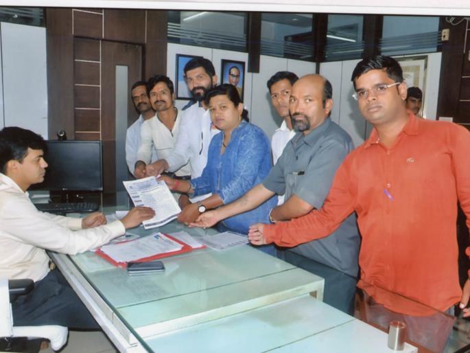 Kolhapur: A request for municipal commissioner of the historic Dasara Chowk drought, Modi thought forum | कोल्हापूर : ऐतिहासिक दसरा चौकाची दुरवस्था, मोदी विचार मंचचे महापालिका आयुक्तांना निवेदन