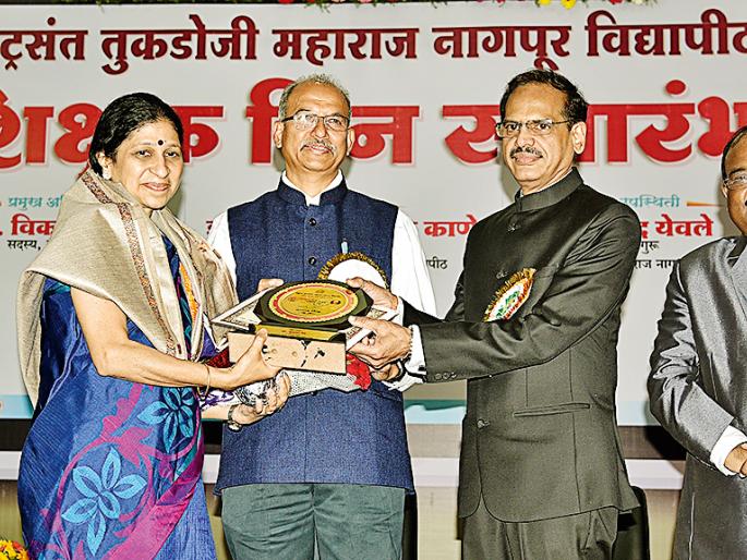 The skill of the students should be linked to the practice | विद्यार्थ्यांच्या कौशल्याला सरावाची जोड हवी The skill of the students should be linked to the practice | विद्यार्थ्यांच्या कौशल्याला सरावाची जोड हवी