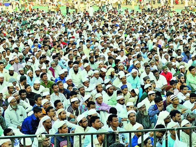 Muslims should increase the dialogue with the Native | मुस्लिमांनी मूलनिवासींसोबत संवाद वाढवावा Muslims should increase the dialogue with the Native | मुस्लिमांनी मूलनिवासींसोबत संवाद वाढवावा