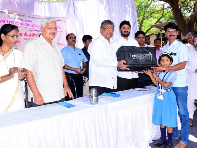 Road construction work of the Public Works Department in the state by the end of March, the full moon cabinet | राज्यातील सार्वजनिक बांधकाम विभागाकडील रस्त्यांची कामे मार्चअखेर पूर्ण : चंद्रकांत पाटील Road construction work of the Public Works Department in the state by the end of March, the full moon cabinet | राज्यातील सार्वजनिक बांधकाम विभागाकडील रस्त्यांची कामे मार्चअखेर पूर्ण : चंद्रकांत पाटील