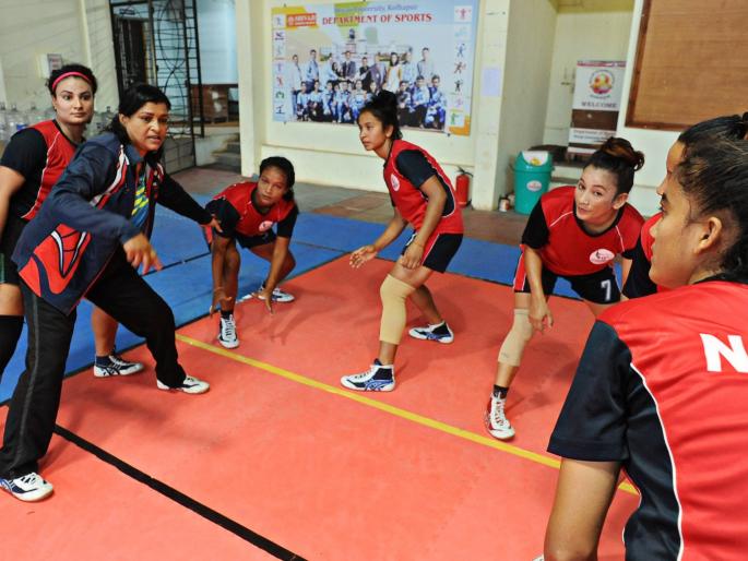 Nepal Kabaddi team enters Shivaji University | नेपाळचे कबड्डी संघ शिवाजी विद्यापीठात दाखल Nepal Kabaddi team enters Shivaji University | नेपाळचे कबड्डी संघ शिवाजी विद्यापीठात दाखल