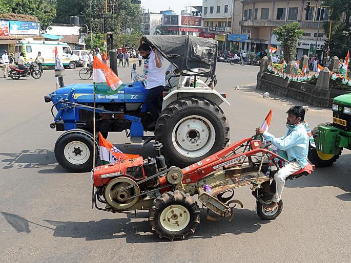 Congress protests Center in Shirol, | शिरोळमध्ये काँग्रेसकडून केंद्राचा निषेध, दिल्लीतील शेतकरी आंदोलनास पाठिंबा Congress protests Center in Shirol, | शिरोळमध्ये काँग्रेसकडून केंद्राचा निषेध, दिल्लीतील शेतकरी आंदोलनास पाठिंबा