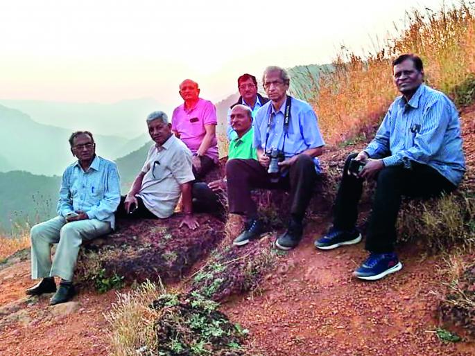A trip to Tilari for young people | साठीतल्या तरुणांची तिलारी सहल; त्यांच्यातली उमेद तरुणाईलाही लाजवणारी A trip to Tilari for young people | साठीतल्या तरुणांची तिलारी सहल; त्यांच्यातली उमेद तरुणाईलाही लाजवणारी