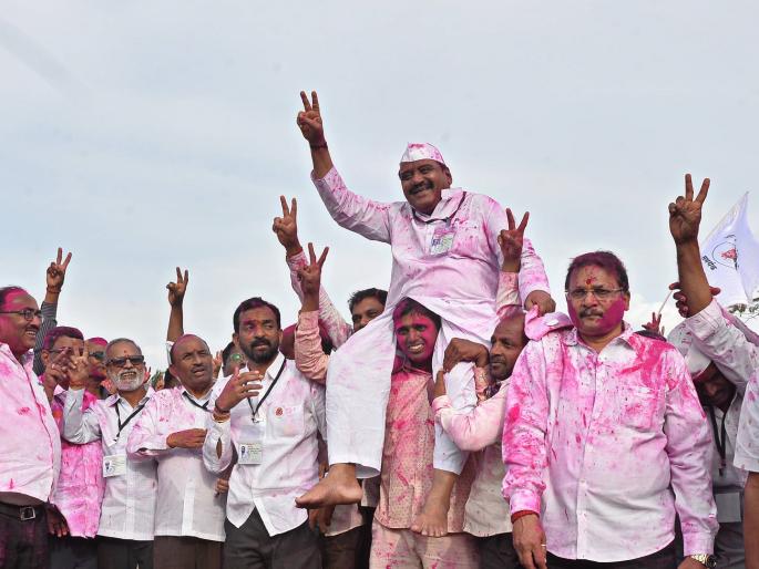 Ruling panel leads in first round of Bidri factory election results | Kolhapur- सभासदांची एकी; ‘बिद्री’त पुन्हा ‘के. पी.’च Ruling panel leads in first round of Bidri factory election results | Kolhapur- सभासदांची एकी; ‘बिद्री’त पुन्हा ‘के. पी.’च