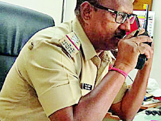 Thanedar Choramenchi's 'An At The Spot Action' | ठाणेदार चोरमलेंची 'आॅन द स्पॉट अॅक्शन' Thanedar Choramenchi's 'An At The Spot Action' | ठाणेदार चोरमलेंची 'आॅन द स्पॉट अॅक्शन'