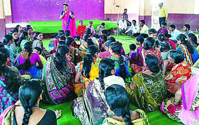 Elgar against feminine drinking at Pusla | पुसला येथील नारीशक्तीचा दारूविरुद्ध एल्गार