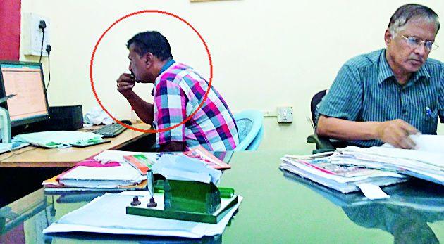 'The consultant' in the municipal corporation! | ‘त्या’ कन्सल्टंटचा महापालिकेत स्वैर वावर ! 'The consultant' in the municipal corporation! | ‘त्या’ कन्सल्टंटचा महापालिकेत स्वैर वावर !