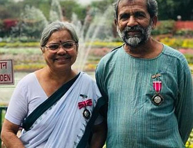 Kolha couple from Melghat on the hot seat of 'Kaun Banega Crorepati' | मेळघाटातील कोल्हे दाम्पत्य ‘कौन बनेगा करोडपती’च्या हॉट सीटवर