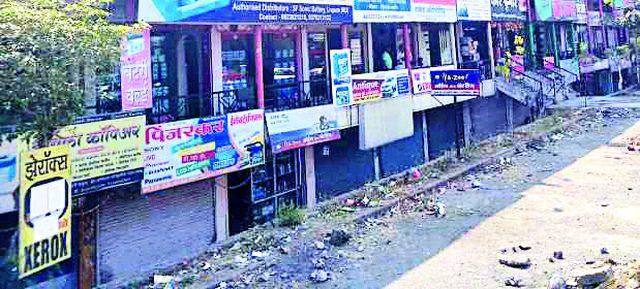 BMC's municipal corporation became liquor base! | महापालिकेचे व्यापारी संकुल बनले दारूचा अड्डा! BMC's municipal corporation became liquor base! | महापालिकेचे व्यापारी संकुल बनले दारूचा अड्डा!