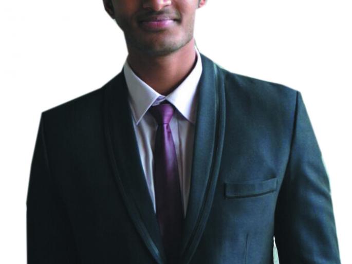 Beed karan 'flying appariser' in Air Force for service | बीडचा करण देशसेवेसाठी हवाई दलात ‘फ्लार्इंग आॅफिसर’