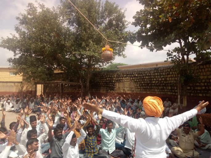 The prisoner became a prisoner and the merchant! | कैदी बनले टाळकरी अन् माळकरी ! The prisoner became a prisoner and the merchant! | कैदी बनले टाळकरी अन् माळकरी !