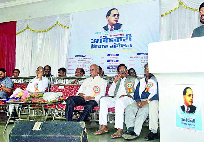 The government will change if reservation is changed | आरक्षण बदलले तर सरकार बदलेल The government will change if reservation is changed | आरक्षण बदलले तर सरकार बदलेल