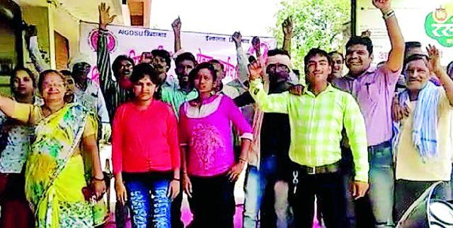 Disadvantage of the citizens due to the strike of postmen | डाकसेवकांच्या संपामुळे नागरिकांची गैरसोय Disadvantage of the citizens due to the strike of postmen | डाकसेवकांच्या संपामुळे नागरिकांची गैरसोय