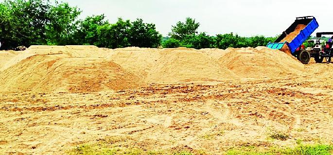 One month extension for sand sale | रेती विक्रीसाठी महिनाभराची मुदतवाढ One month extension for sand sale | रेती विक्रीसाठी महिनाभराची मुदतवाढ