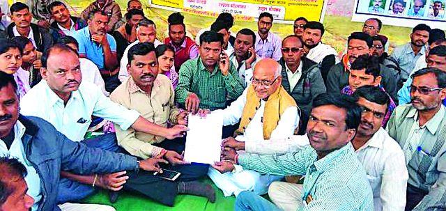 Meet the chief minister to solve the problem of Kotwala - Madhukar Kukade | कोतवालांच्या समस्या सोडविण्यासाठी मुख्यमंत्र्यांना भेटणार -मधुकर कुकडे