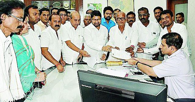 Government fails to stop farmers' suicides | शेतकरी आत्महत्या रोखण्यात सरकार अपयशी Government fails to stop farmers' suicides | शेतकरी आत्महत्या रोखण्यात सरकार अपयशी