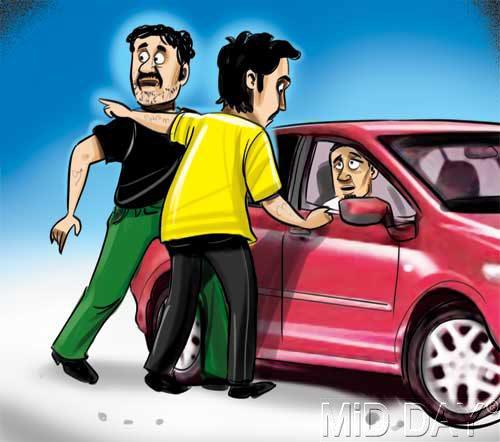 In the possession of a car in Koregaon taluka, 15 thousand people were robbed | कोरेगाव तालुक्यात कारमधील प्रवाशाला पंधरा हजारांना लुटले In the possession of a car in Koregaon taluka, 15 thousand people were robbed | कोरेगाव तालुक्यात कारमधील प्रवाशाला पंधरा हजारांना लुटले
