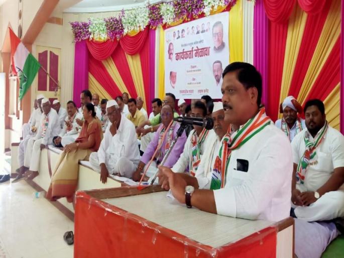 Dhule will nominate workers for Zilla Parishad by looking at the quality | धुळे जिल्हा परिषदेसाठी गुणवत्ता बघून कार्यकर्त्यांना उमेदवारी देणार Dhule will nominate workers for Zilla Parishad by looking at the quality | धुळे जिल्हा परिषदेसाठी गुणवत्ता बघून कार्यकर्त्यांना उमेदवारी देणार